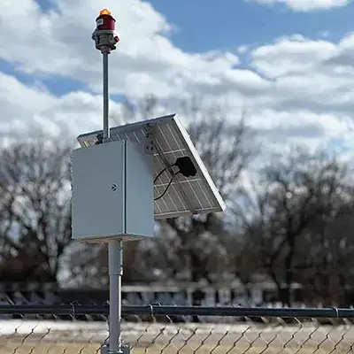 L-810 Solar-Powered Obstruction Light